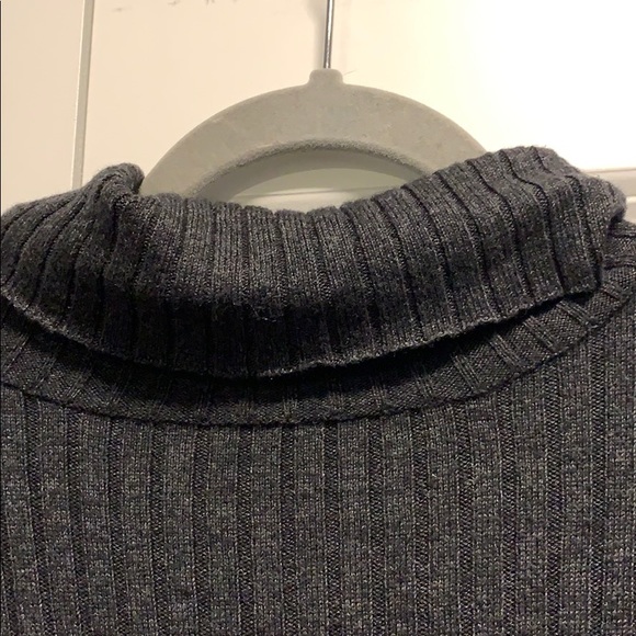 American Eagle Charcoal Turtleneck Sweater Size L - Picture 2 of 5